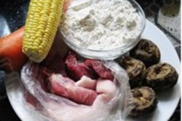 荸荠玉米饺子的做法图解1