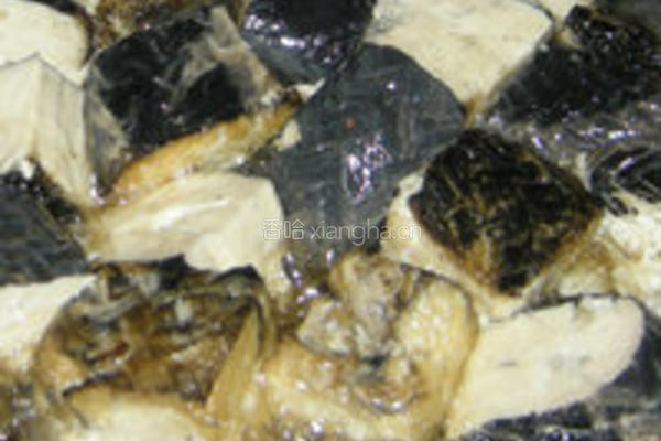 臭豆腐烧肥肠的做法图解3