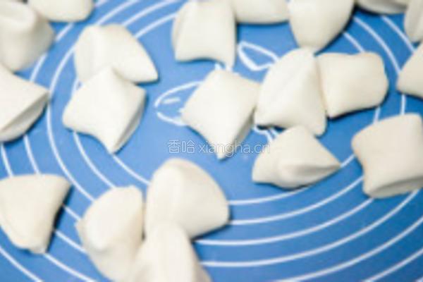 羊肉大葱蒸饺的做法图解4
