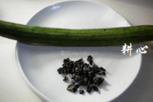 冬菜丝瓜炒木耳的做法图解1