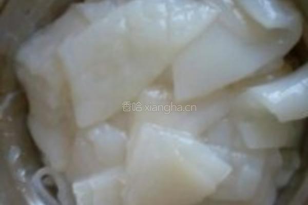 芹菜炒鱿鱼的做法图解3