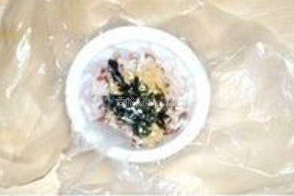 红米肉松海苔饭团的做法图解3