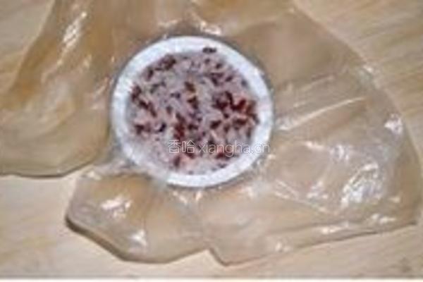 红米肉松海苔饭团的做法图解4