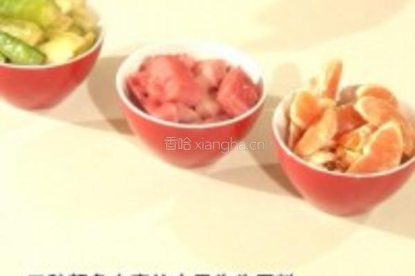 彩虹果汁的做法图解1