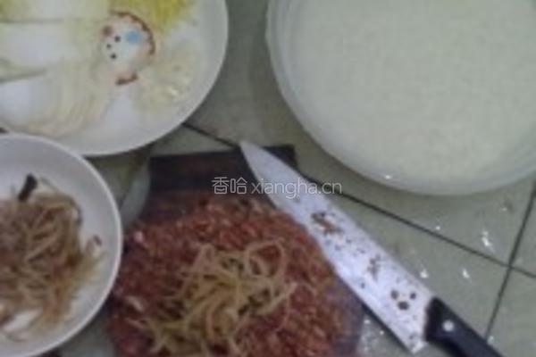 头菜肉饼蒸饭的做法图解1