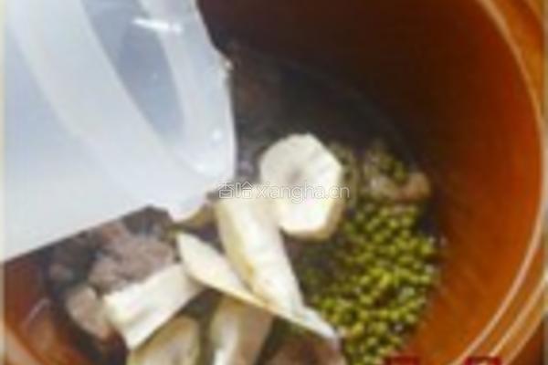 土茯苓绿豆老鸭汤的做法图解11
