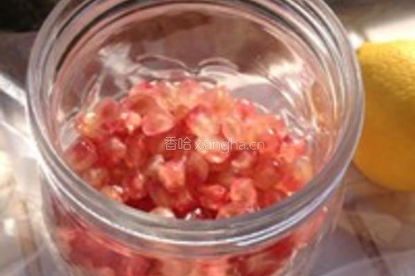 石榴酒的做法图解1