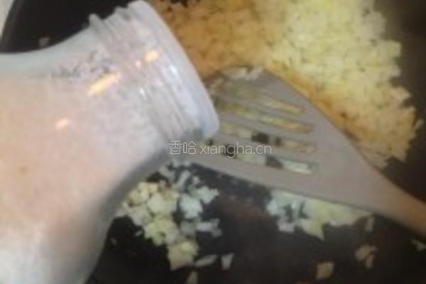 酒烹虾配龙利鱼黄油杂菜土豆泥的做法图解6