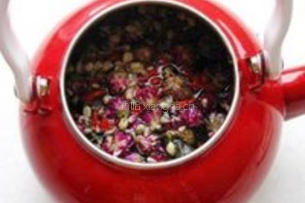 枸杞蜜枣花茶的做法图解2