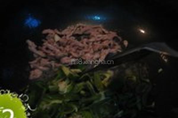 水闷油豆腐小炒肉的做法图解2