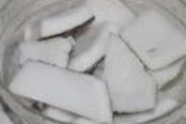 椰子牛奶竹丝鸡汤的做法图解2