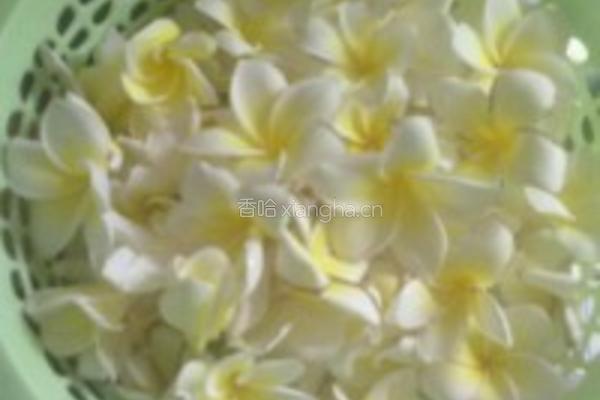鹌鹑蛋鸡蛋花糖水的做法图解1