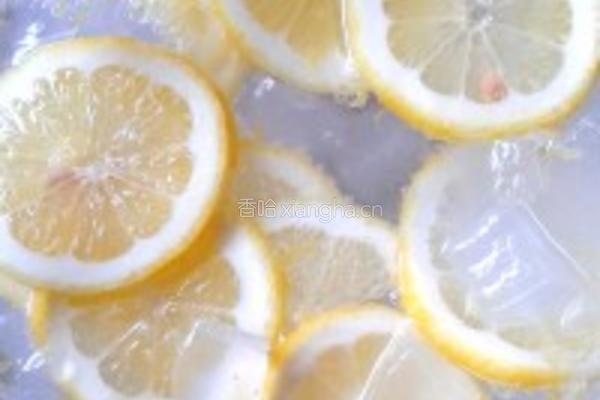 咸柠芦荟丁雪饮的做法图解3