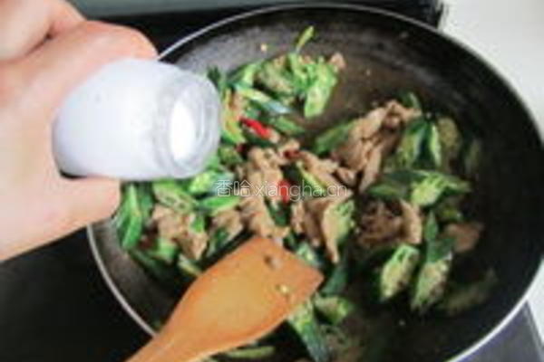 肉丝炒黄秋葵的做法图解6