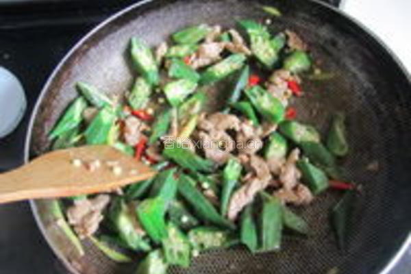 肉丝炒黄秋葵的做法图解7