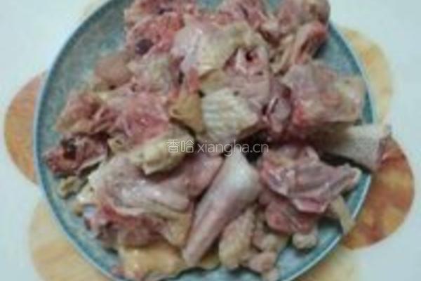 榴莲壳炖土鸡的做法图解3