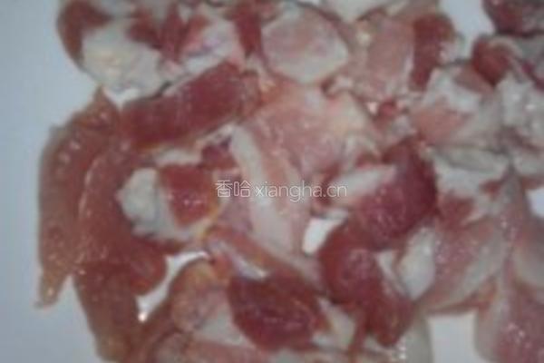 胡萝卜丝爆炒肉片荷兰豆的做法图解1