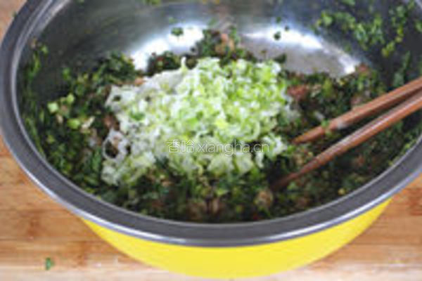 茼蒿鲜肉大馄饨的做法图解7