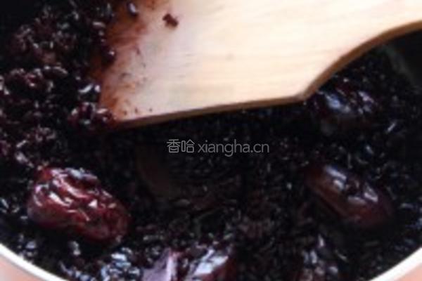 红枣黑米姜片粥的做法图解2