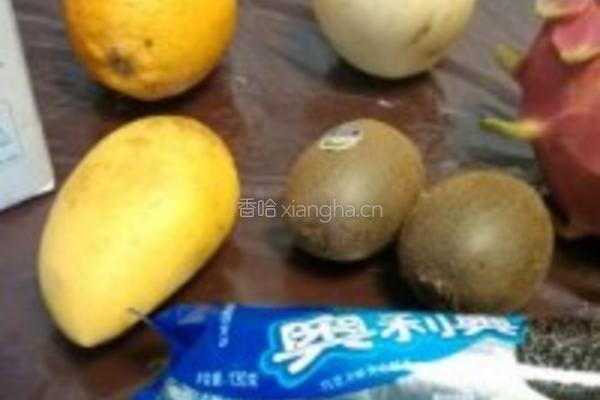 奥利奥水果沙拉的做法图解1