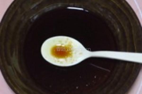 辣拌西瓜皮金针菇的做法图解3