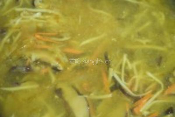 鱼饺羹汤佐香菜的做法图解6