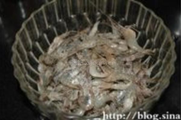 酥香小河虾的做法图解1