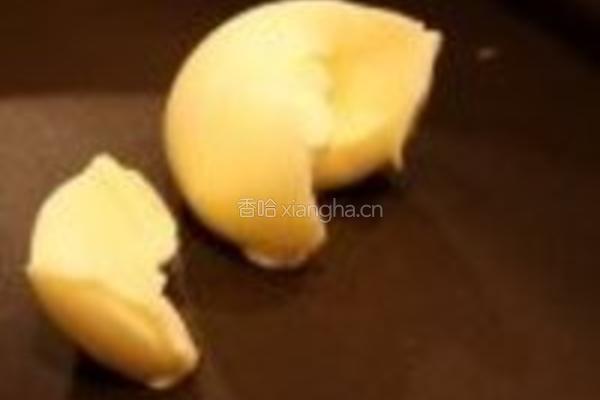 藏红花牛肝菌菇意大利烩饭的做法图解1
