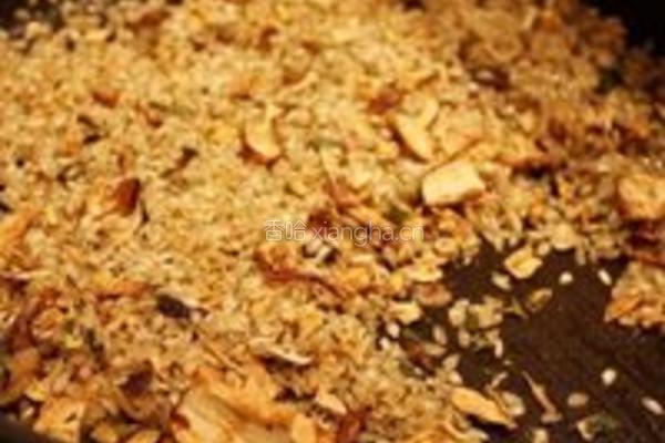 藏红花牛肝菌菇意大利烩饭的做法图解6