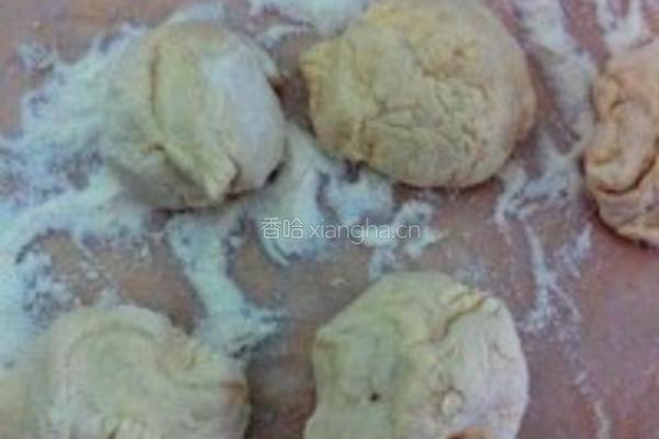 猪肉大葱馅儿大包子的做法图解3