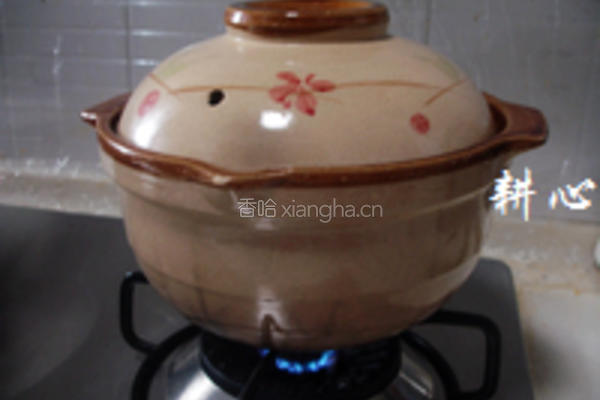 茼蒿鲫鱼汤的做法图解11