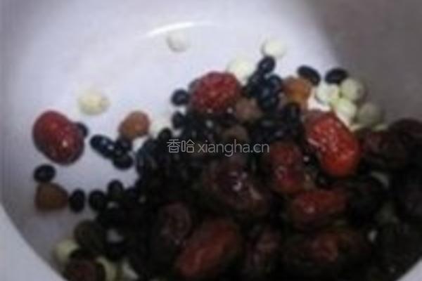 红枣桂圆汤的做法图解1