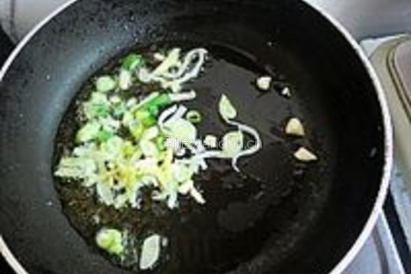 蒜薹炒鸭肫的做法图解4