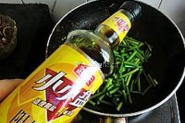 蒜薹炒鸭肫的做法图解6
