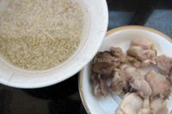 沙参糙米鸡肉粥的做法图解2
