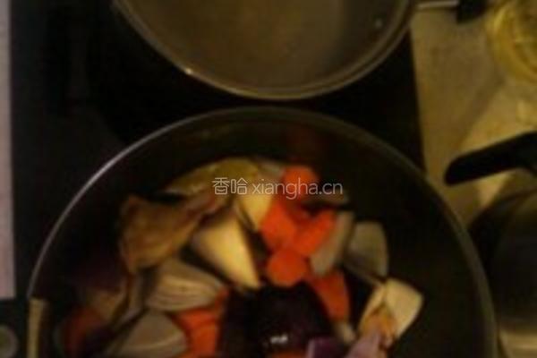 红烩鸡翅中配意面的做法图解3