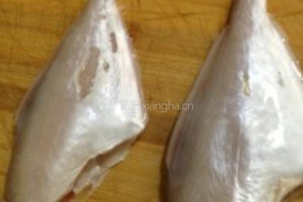 酱烧剥皮鱼的做法图解1