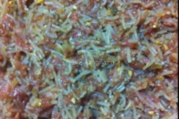 粉丝榨菜猪肉包的做法图解1
