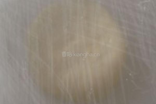 金枪鱼培根披萨的做法图解3