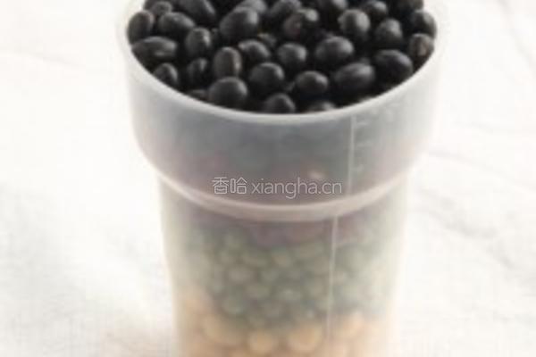 红绿黄黑豆浆的做法图解1
