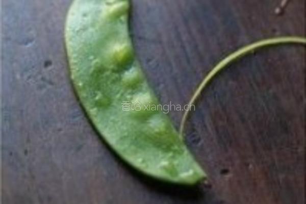 橄菜四季豆炒年糕的做法图解1