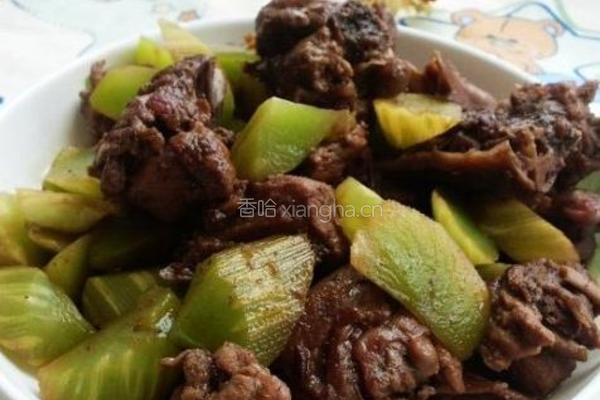 青笋焖鸭块
