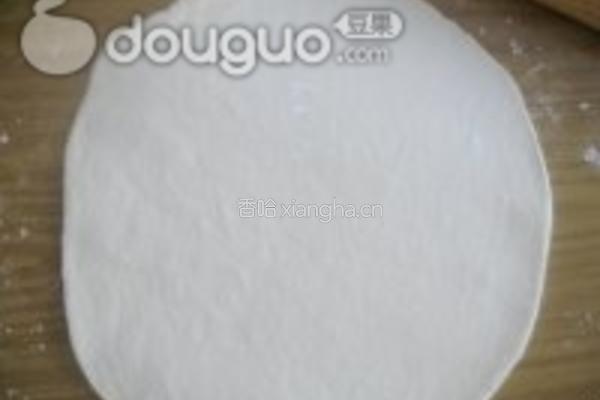 金枪鱼大虾比萨的做法图解10