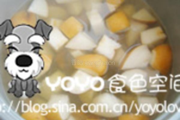 草莓梨子汤的做法图解3