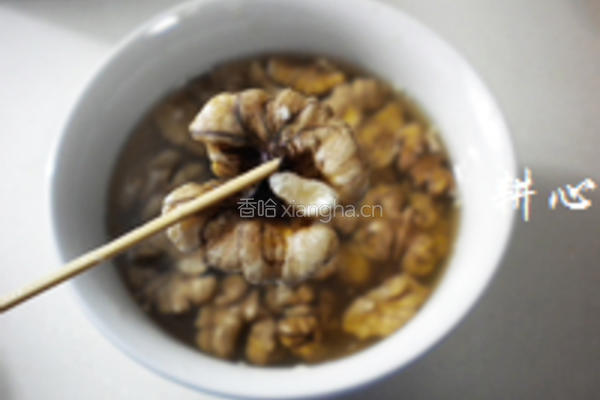 核桃红豆沙糖水的做法图解2