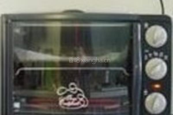 淋酱巧克力树莓蛋糕卷的做法图解10