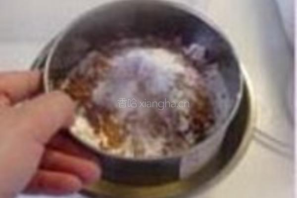 淋酱巧克力树莓蛋糕卷的做法图解4