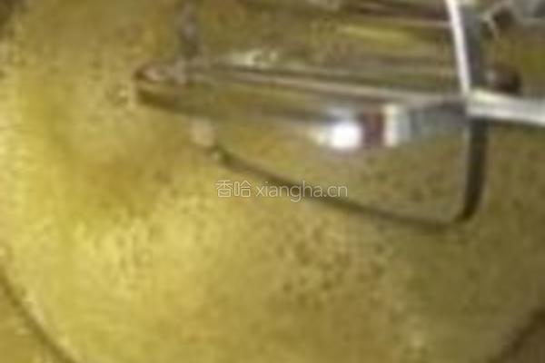淋酱巧克力树莓蛋糕卷的做法图解6