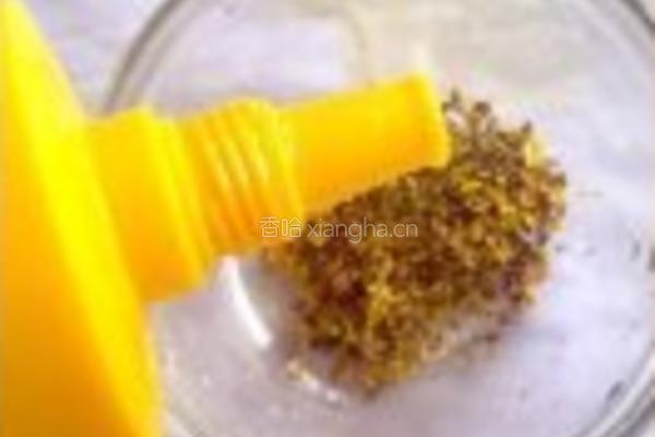 蜜桂花黄桃龟苓膏的做法图解9