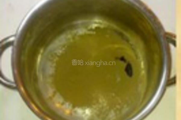 蜜桂花黄桃龟苓膏的做法图解1